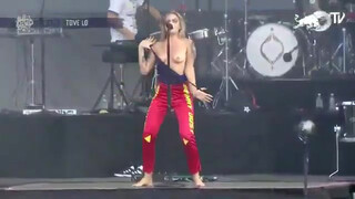 1. Tove Lo Flashing Compilation