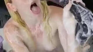 9. Cum Bath