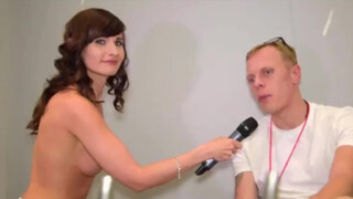 9. The ultimate naked newscaster : Jeny Smith