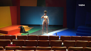 4. Nude performance artist