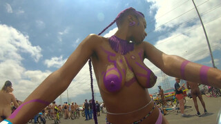 Gorgeous ebony goddess with big naturals : Ride purple. The Color Duchess-Simone takes us on a topless bike ride in LA