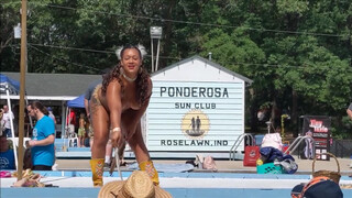 4. Thick Native American Hunni Monroe Gets Naked on Stage at Nudes a Poppin