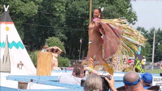 6. Thick Native American Hunni Monroe Gets Naked on Stage at Nudes a Poppin