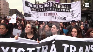 5. Chileans seem to enjoy participating in nude protests (3): Miles de manifestantes marchan contra la violencia machista en Chile