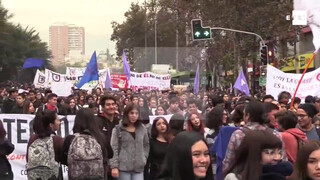 2. Chileans seem to enjoy participating in nude protests (3): Miles de manifestantes marchan contra la violencia machista en Chile