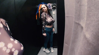 9. PUBLIC TRY-ON HAUL - CHANGING ROOM