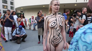 6. BODY PAINTING : CHARMING