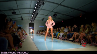 6. Fashion Show Runaway Models Compilation [No Bra Edition]