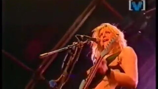 Before Tove Lo ever bared her bosom, there was Courtney Love (a classic!!!) : Celebrity Skin-Hole