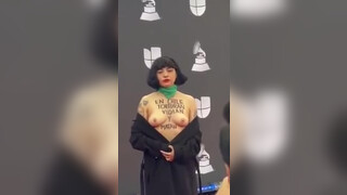 8. Topless protests : Mon Laferte denuncio la situación en Chile en la alfombra roja de los Grammy Latinos