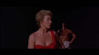 6. TIL Julie Andrews did a topless scene !!! La rivincita di Mary Poppins - The revenge of Mary Poppins