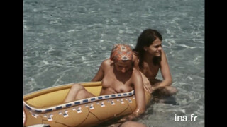 1. 1973 : Le monokini sauvage envahit les plages | Archive INA