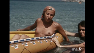 7. 1973 : Le monokini sauvage envahit les plages | Archive INA