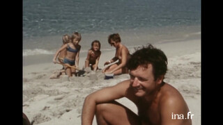 8. 1973 : Le monokini sauvage envahit les plages | Archive INA