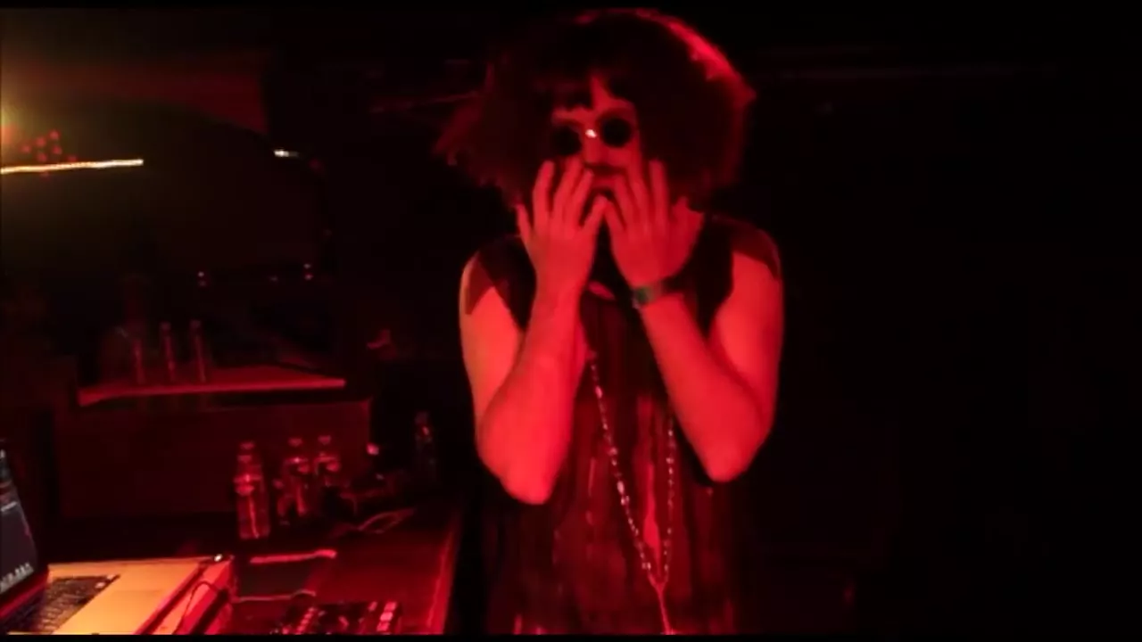 HOUSE OF MODA nude - 27/09/2014 - video report by Myrtille Moniot