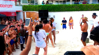 Spring Break wet T-shirt Contest, Cancun - Dog's Life
