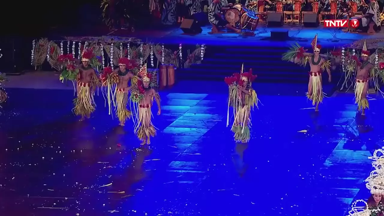 Tahiti dance nude