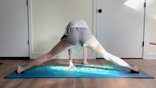 7. Sierra Ky Morning Streching & Yoga Challenge