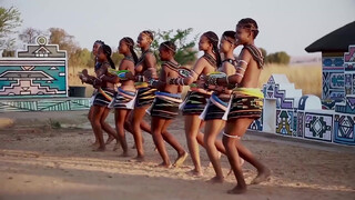 2. She is so smart! Ndebele culture – South Africa dance