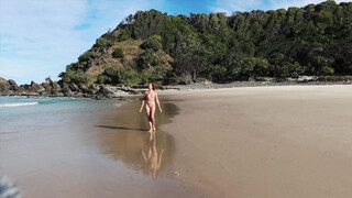 4. A nudist vlogger from Australia with a lot of live examples throughout her channel