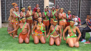10. African ladies shake their boobs