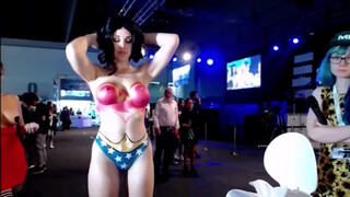 5. Nude Body Paint Art ???? +24 Wonder Woman Cosplay ????